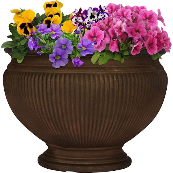 Sunnydaze 16 in. Rust Single Elizabeth Resin Outdoor Flower Pot Planter