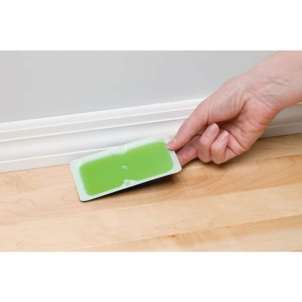 TOMCAT - Super Hold Glue Traps Mouse Size for Mice, Cockroaches, Spiders, and Scorpions, Ready-To-Use, 4 Traps