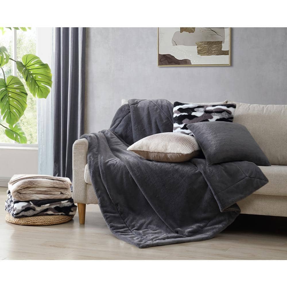 MHF Home Evelyn Faux Fur Black and White 18 in. Throw Pillow Cover (Set of 