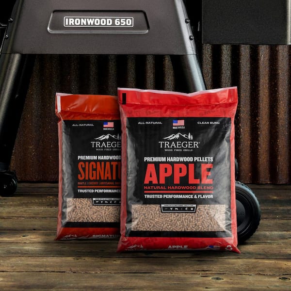 20lb Signature Blend and 20lb Apple All-Natural Wood Grilling Pellets (2-Pack)