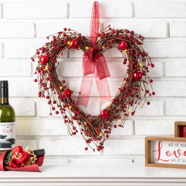 Glitzhome 17 Lighted Valentine's Berry Heart Wreath - Red