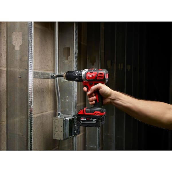 https://images.thdstatic.com/productImages/f1d87024-cba8-4c3f-a796-6cd66a3943d5/svn/milwaukee-hammer-drills-2607-22-77_600.jpg