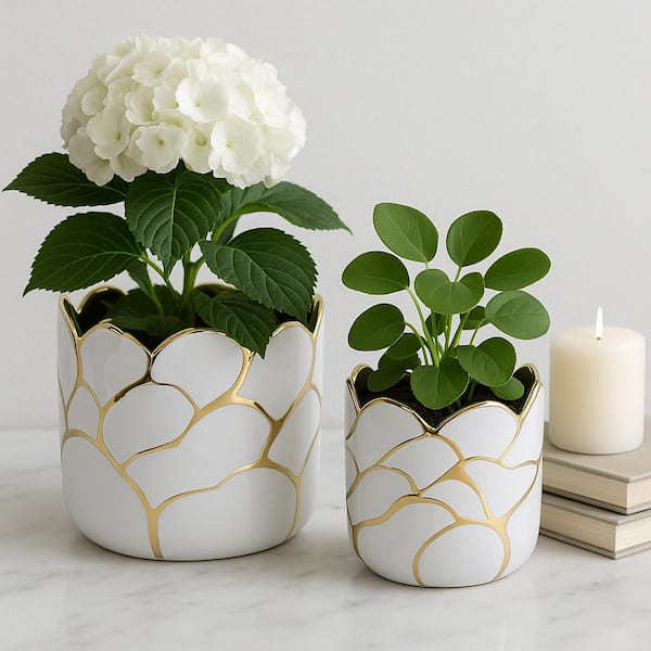 Liv & Skye 6 in. x 7 in. White Ceramic Rustic Artichoke Planter Garden  Statue With Moss 20318-02