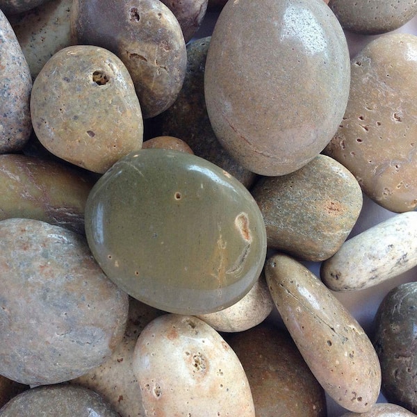 Butler Arts 0.25 cu. ft. 1 in. - 2 in. Brown Mexican Beach Polished Pebble