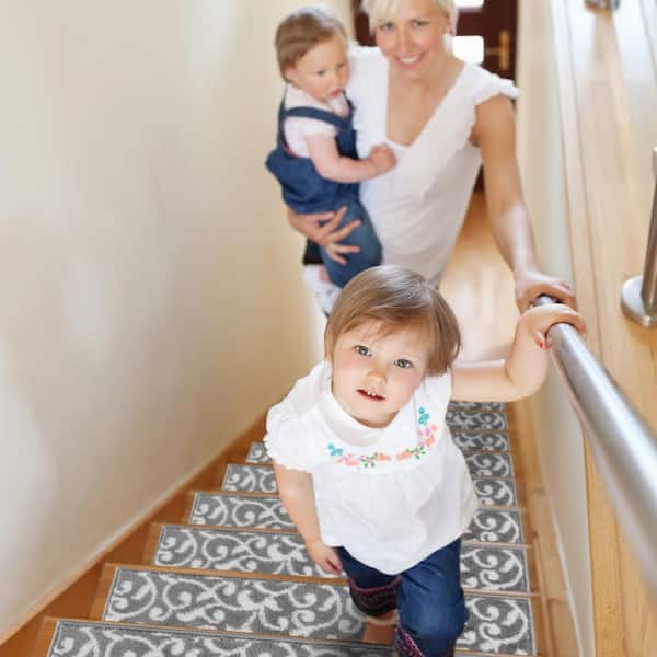 Leaves Collection Gray White 9 in. x 28 in. Polypropylene Stair Tread Cover (Set of 13)