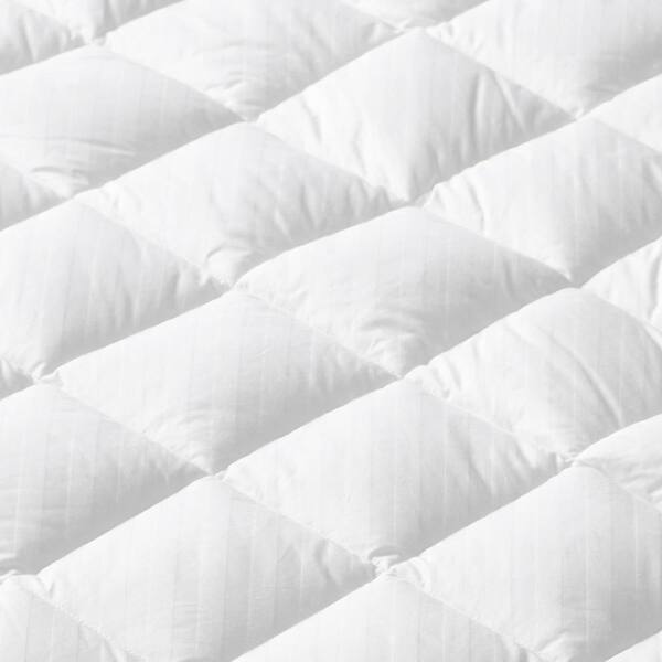 https://images.thdstatic.com/productImages/f1eda202-295d-4734-81a0-b15842df519b/svn/the-company-store-mattress-pads-11109c-q-white-1f_600.jpg