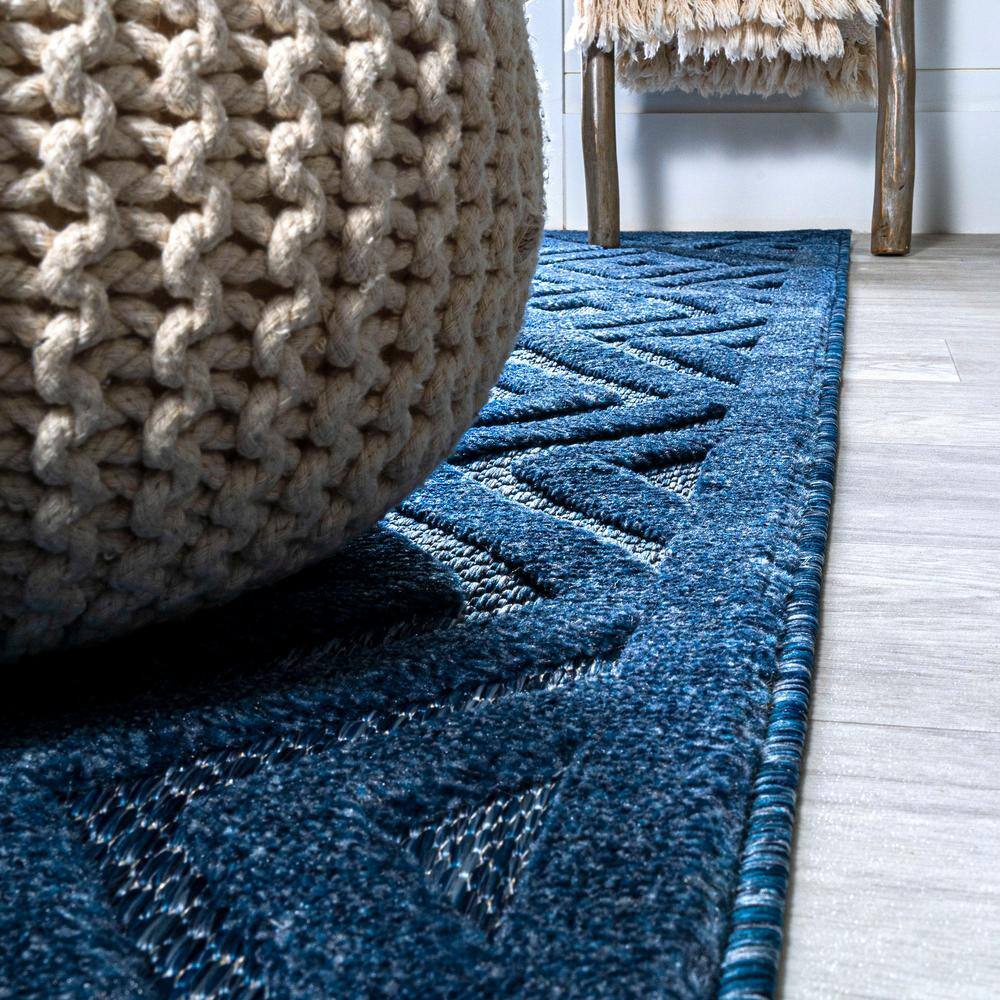 Navy Geometric Synthetic Rectangular Indoor/Outdoor Area Rug