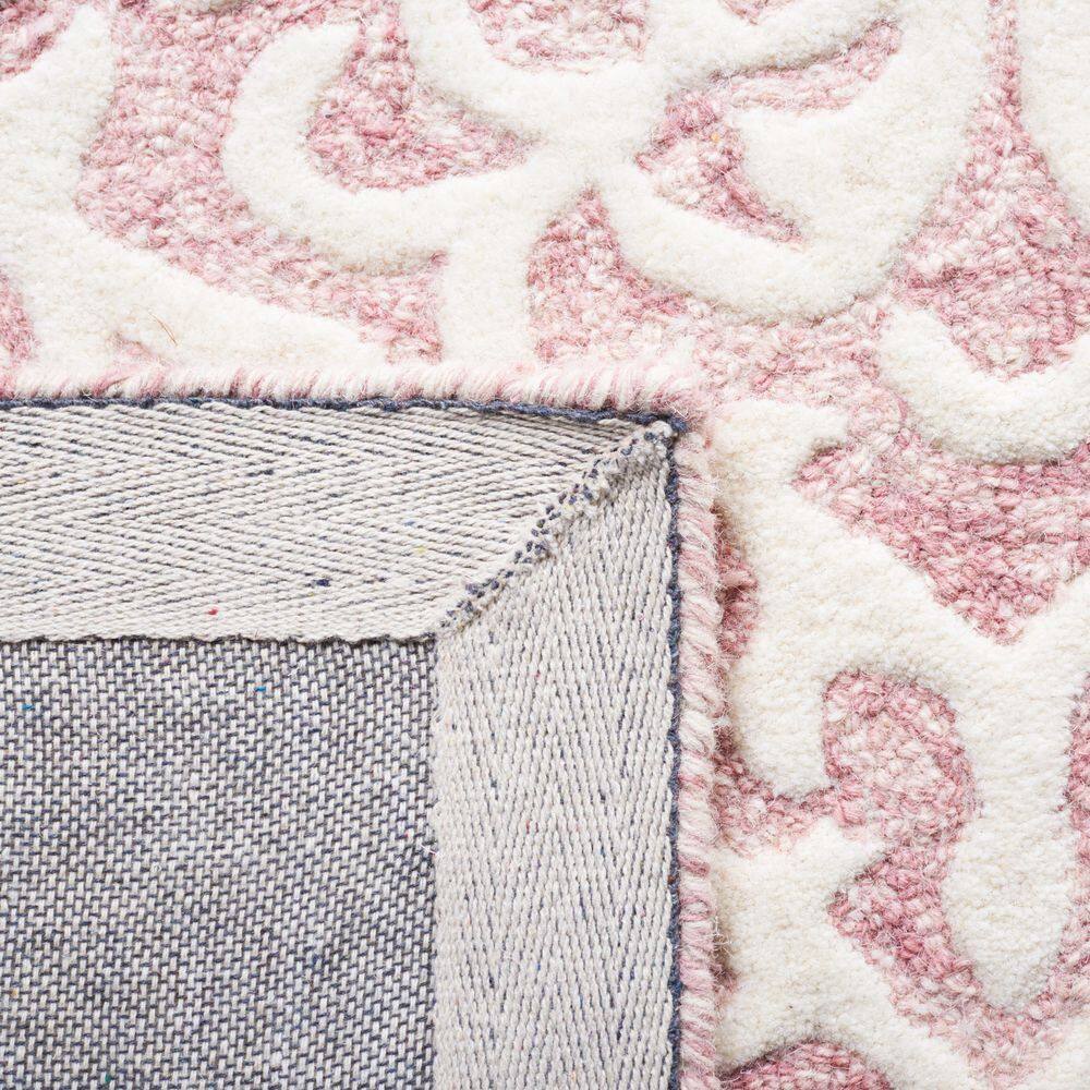 Handmade Pink and Ivory Floral Wool Tufted Rug, 4' x 6'
