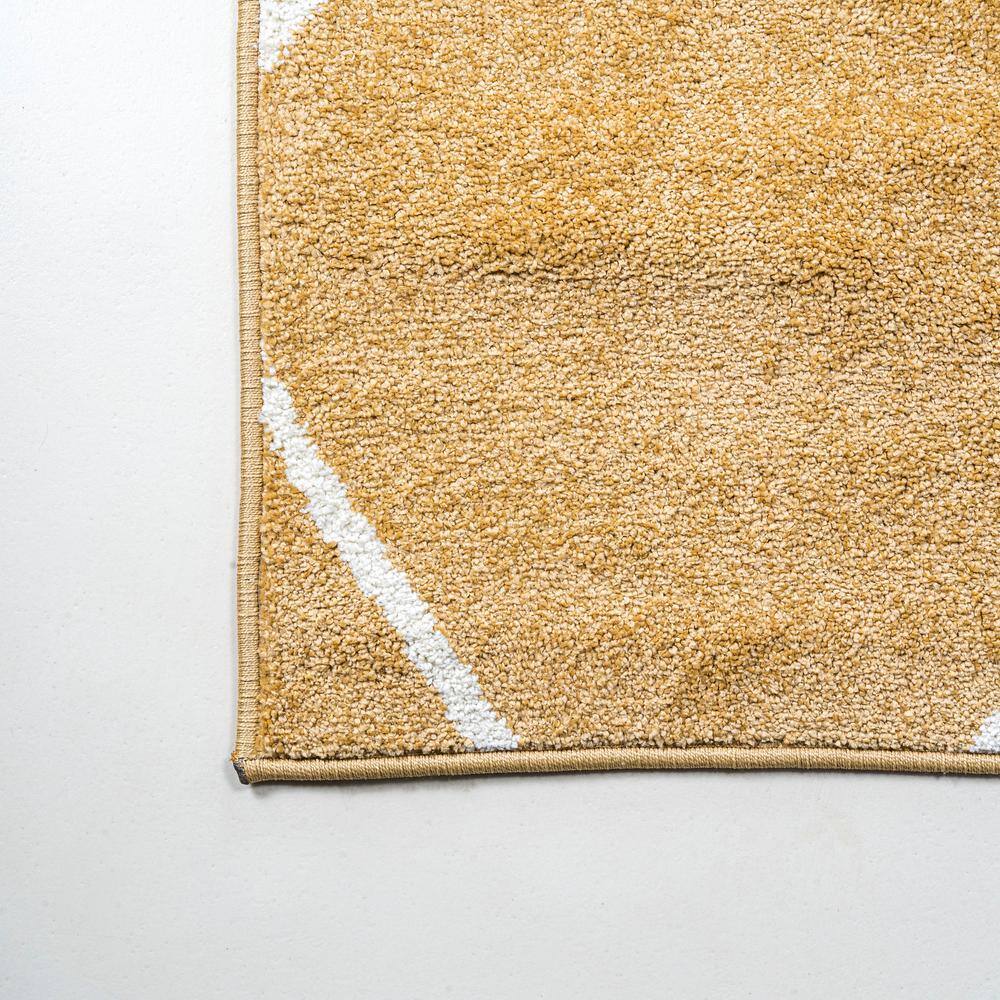 Gold/White Diamond Trellis 8' x 10' Synthetic Area Rug