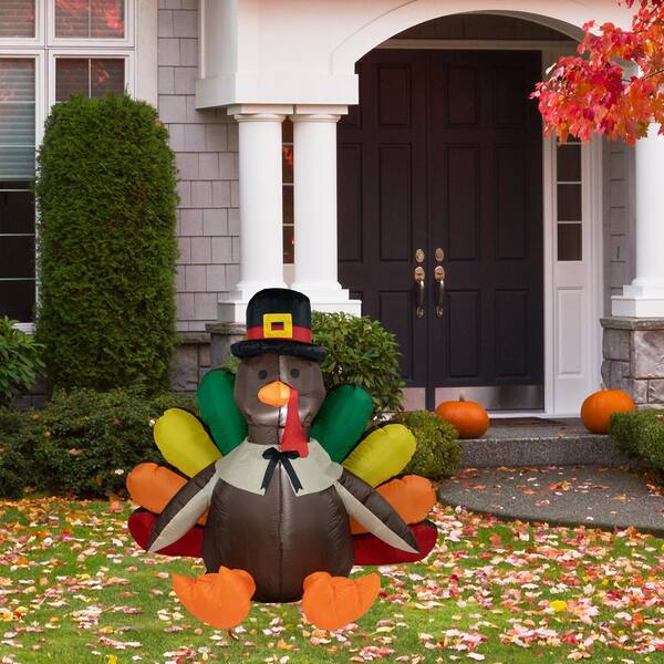 Outdoor Turkey Decoration: Transform Your Yard for Thanksgiving