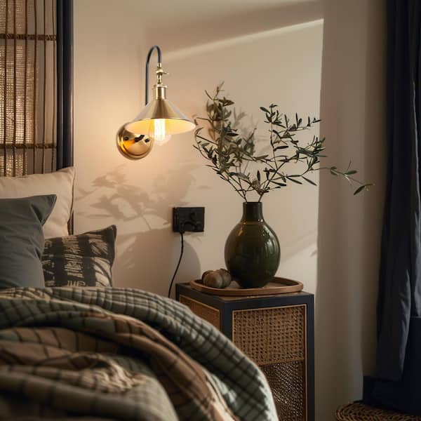 1-Light Brass Gold Modern Wall Sconce, Industrial Bathroom Light Fixture with Metal Bell Shape Shade