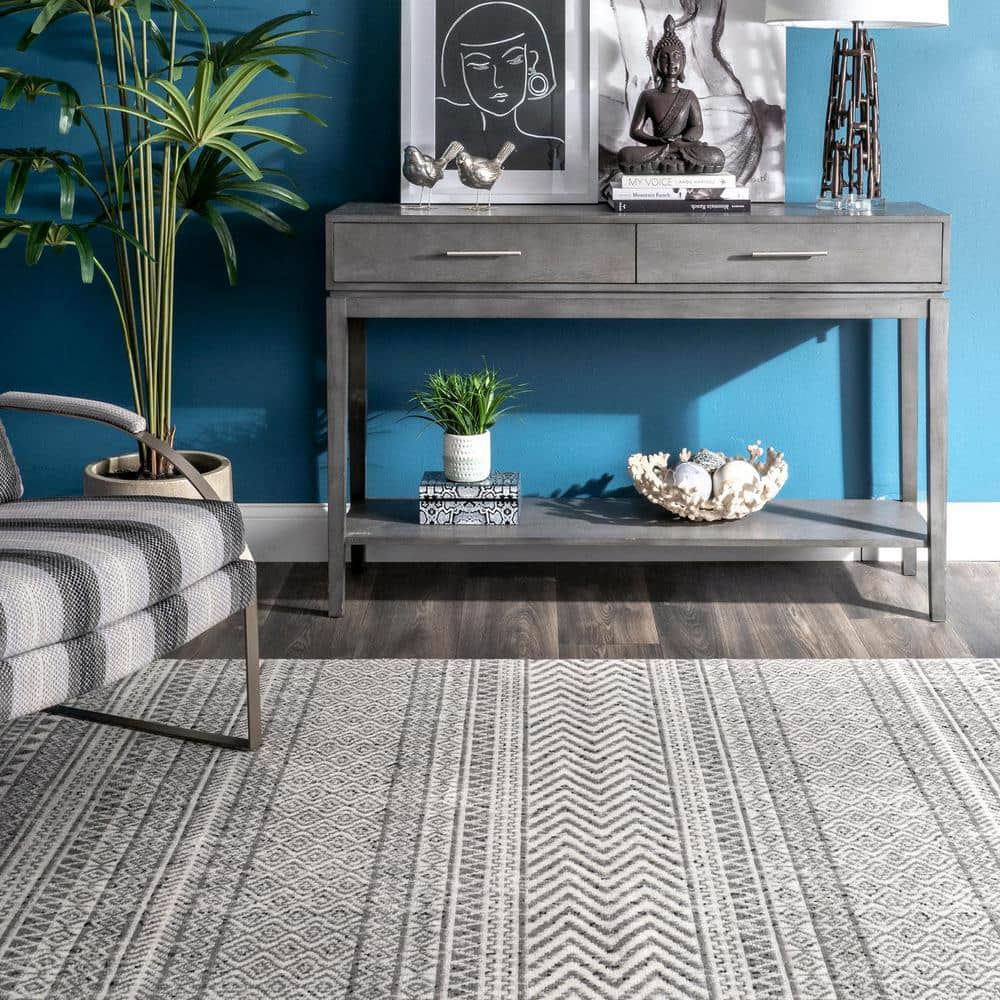 Modern Geometric Gray 10' x 14' Easy-Care Synthetic Area Rug