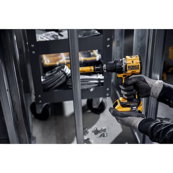 DEWALT - ATOMIC 20-Volt Lithium-Ion Cordless Compact 1/2 in. Drill/Driver Kit with 2.0Ah Battery, Charger and Bag