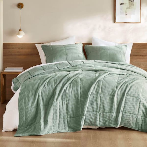 510 Design Mina 3-Piece Green Waffle Weave Textured Polyester Full/Queen Quilt Set