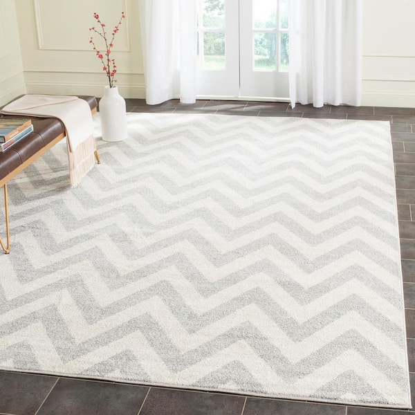 Amherst Light Gray/Beige 10 ft. x 14 ft. Geometric Chevron Area Rug