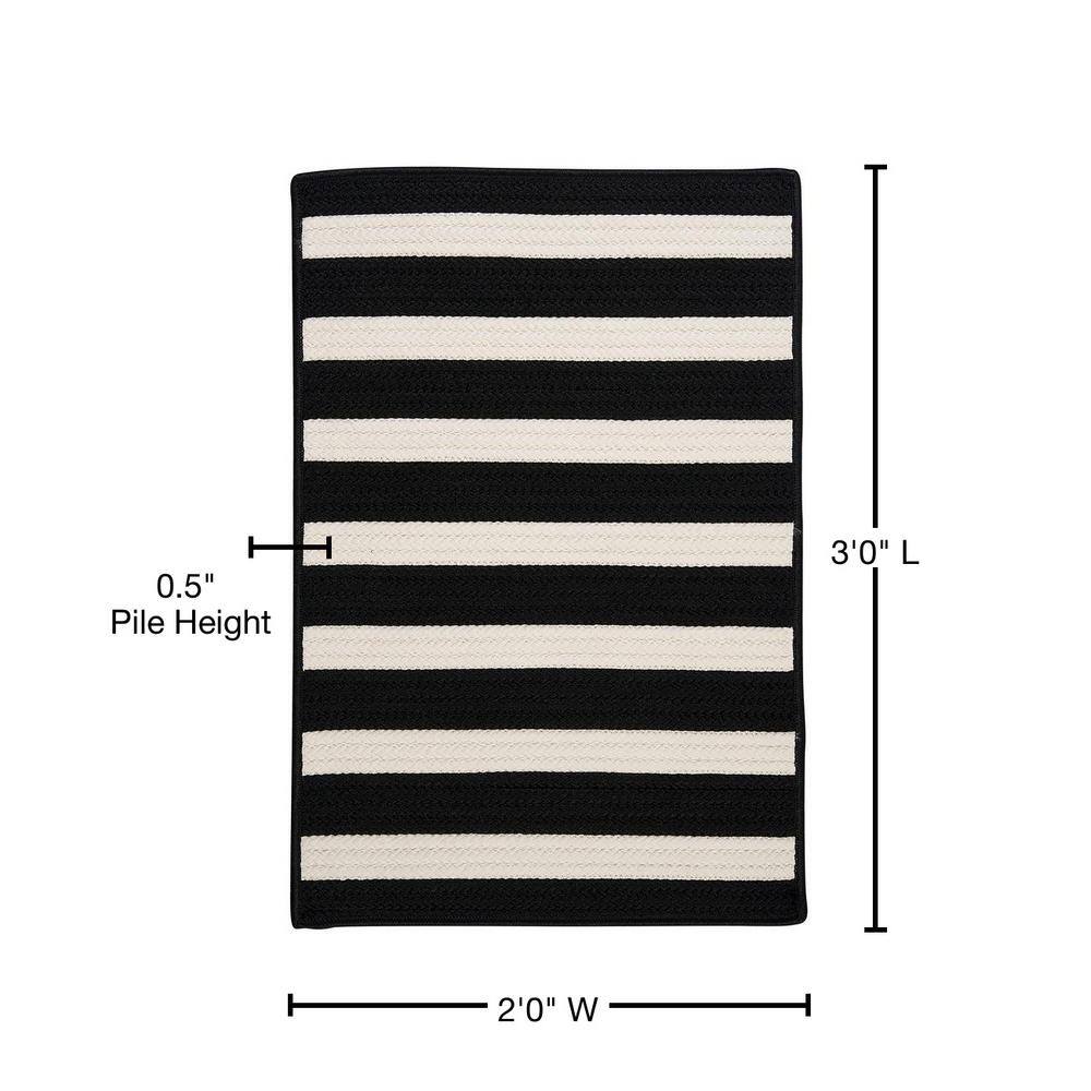 Handcrafted Black & White Braided Synthetic 2'x3' Rug