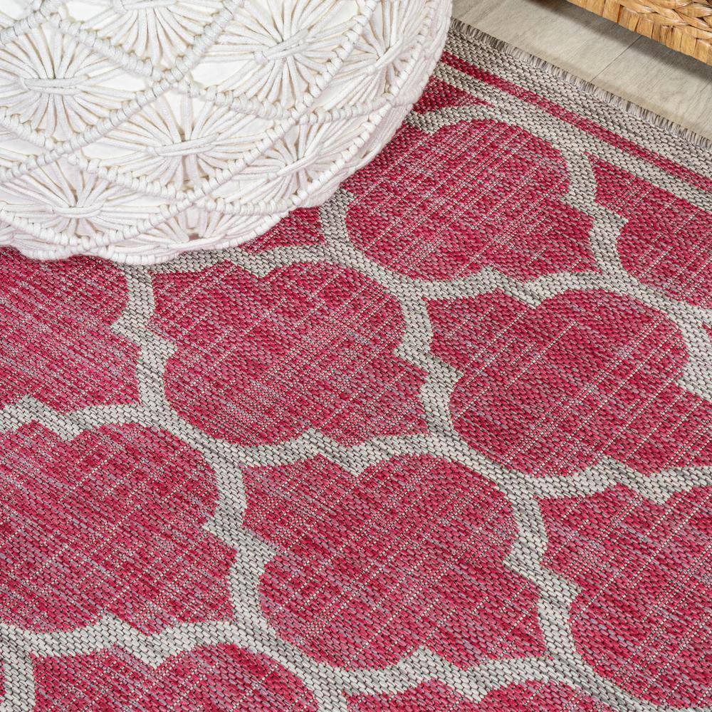 Fuchsia and Light Gray Moroccan Trellis Indoor/Outdoor Rug
