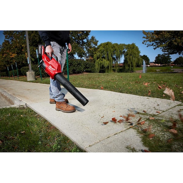 https://images.thdstatic.com/productImages/f2d8dc7e-f78c-4a44-8829-c732500a4617/svn/milwaukee-cordless-leaf-blowers-2724-20-76_600.jpg