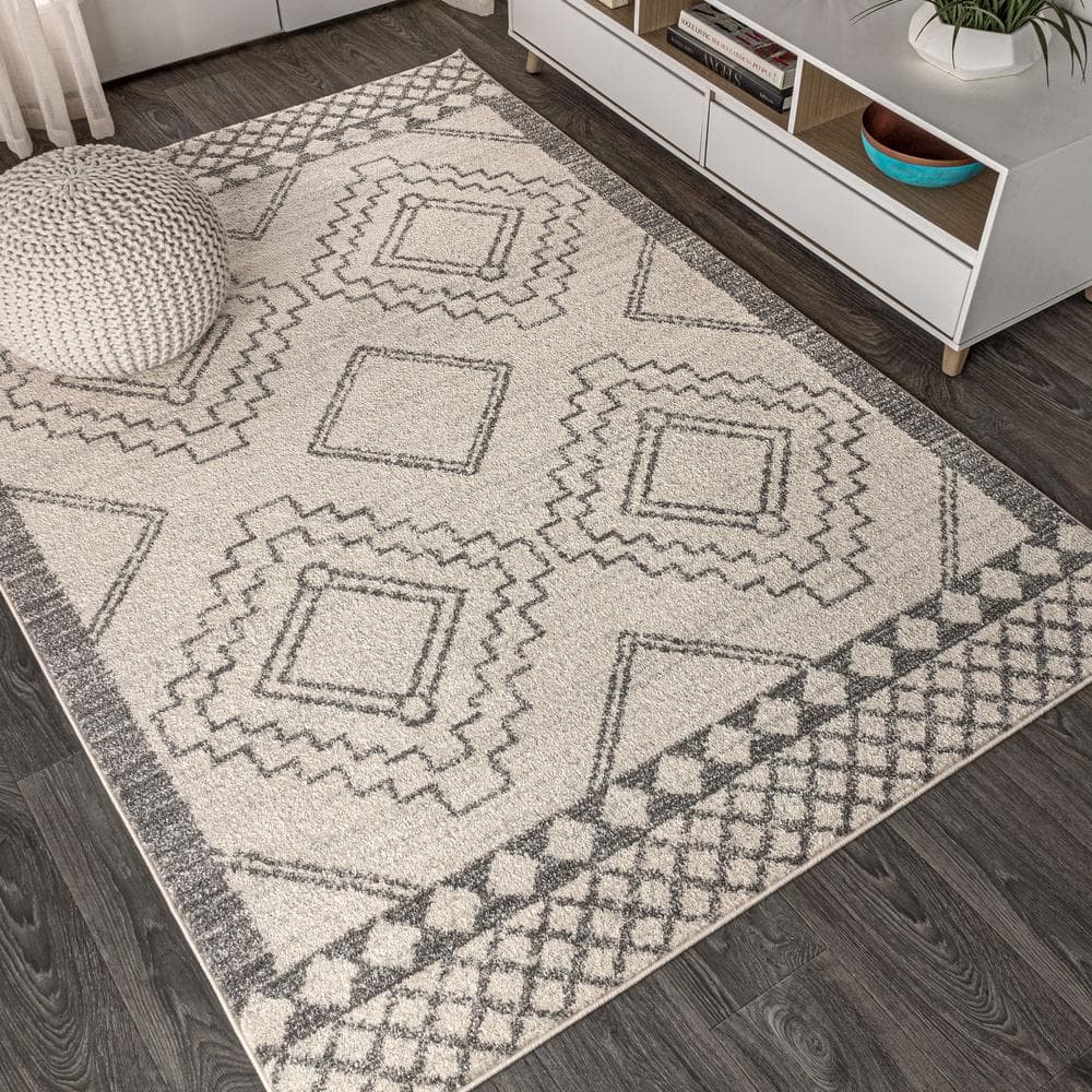 Modern Geometric Gray Synthetic Round Area Rug 92.91 in