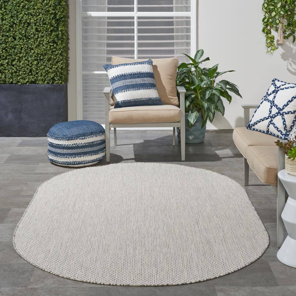 Courtyard Geometric Ivory Silver 5' x 7' Oval Synthetic Rug