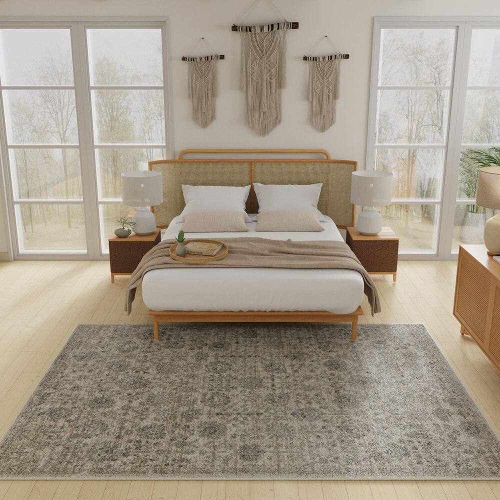 Ivory and Gray Floral Synthetic 5' x 7' Area Rug