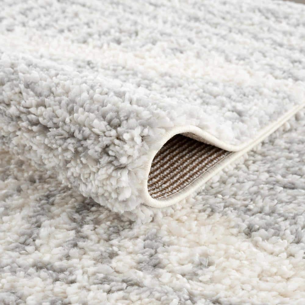 Gray and Cream Trellis Plush Shag Area Rug 5'3" x 7'3"