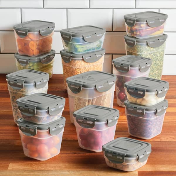 https://images.thdstatic.com/productImages/f3331fd3-4756-4d54-b9d4-c13774f0ce96/svn/clear-with-gray-lids-rachael-ray-food-storage-containers-hpl314s15-c3_600.jpg