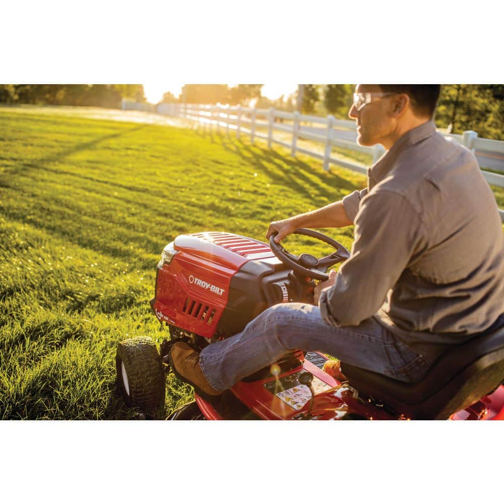 https://images.thdstatic.com/productImages/f33b64a4-a588-4bb6-971b-ec6d9bad2b98/svn/troy-bilt-lawn-tractors-pony-42-77_1000.jpg