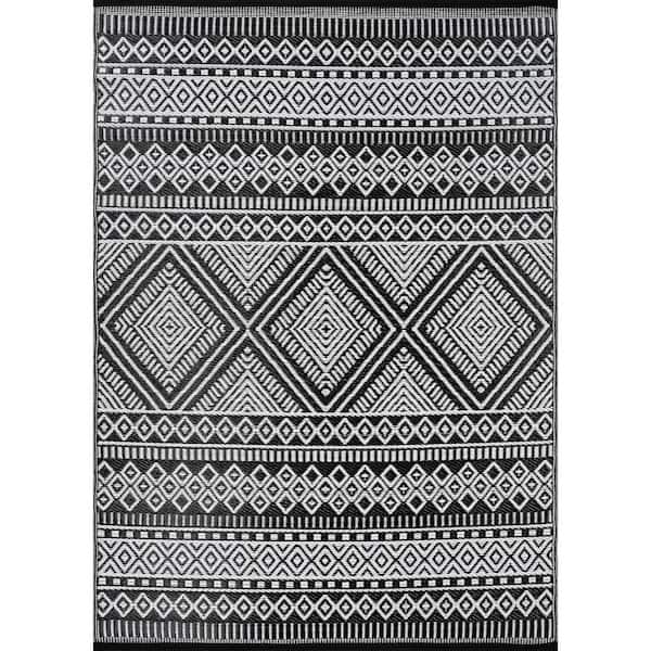4 X 6 Black White Lightweight Moroccan Reversible Plastic Indoor Outdoor Area Rug