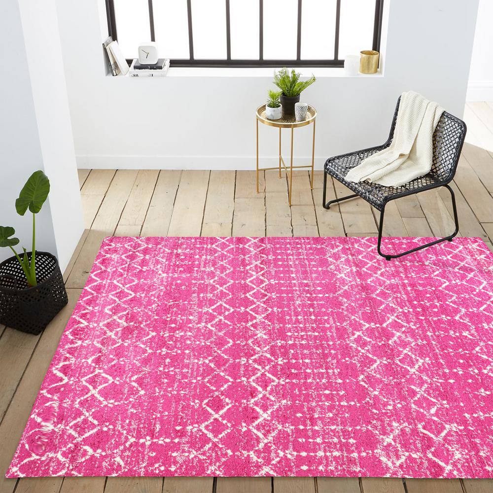 8' x 10' Fuchsia and Ivory Synthetic Moroccan Trellis Area Rug