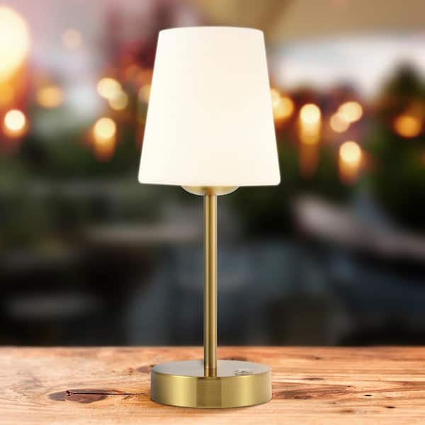 https://images.thdstatic.com/productImages/f38f46ac-06a4-4562-93a7-b77f129884b8/svn/brass-gold-jonathan-y-table-lamps-jyl7110c-40_600.jpg