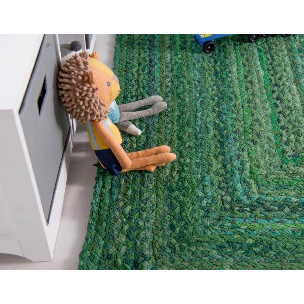 Handmade Green Braided Cotton Indoor Area Rug 8x10
