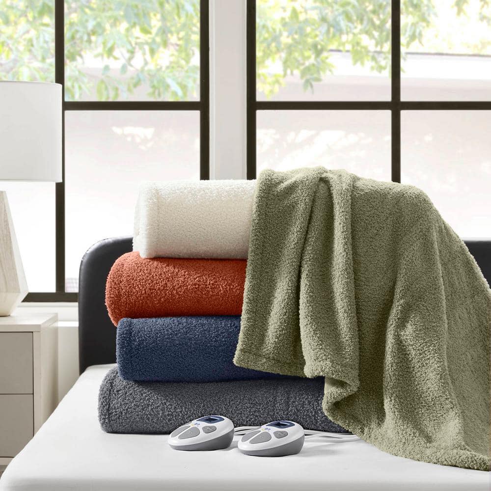 Ivory Twin Fleece Faux Fur Heated Blanket