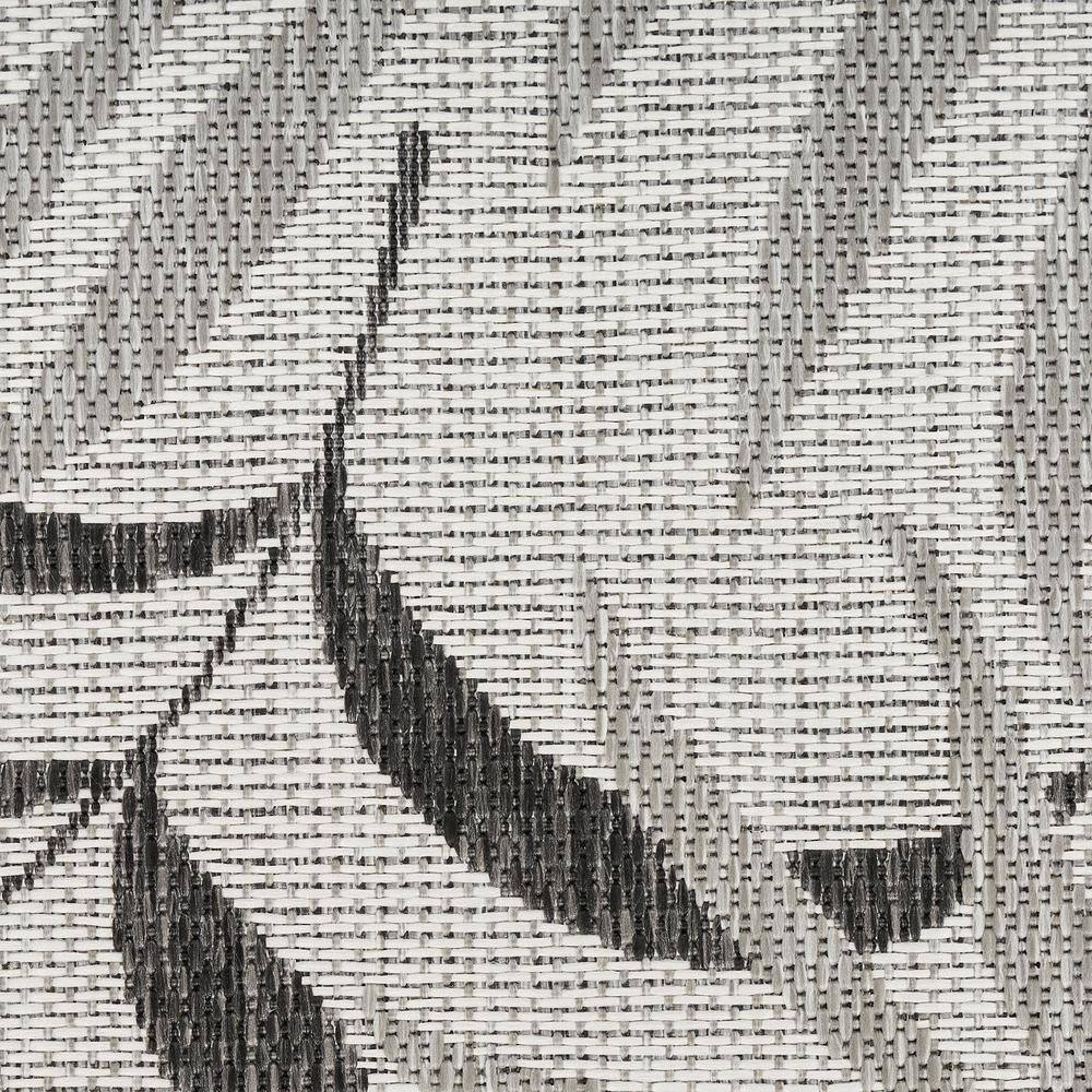 Gray Tropical Leaf Pattern 5' x 7' Synthetic Outdoor Rug