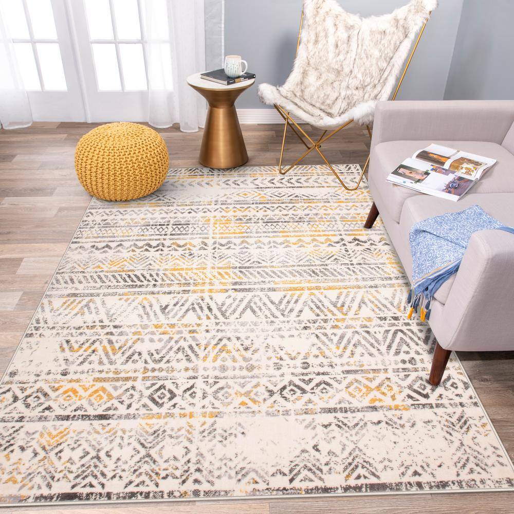 Yellow Geometric Synthetic Reversible Area Rug 5' x 7'