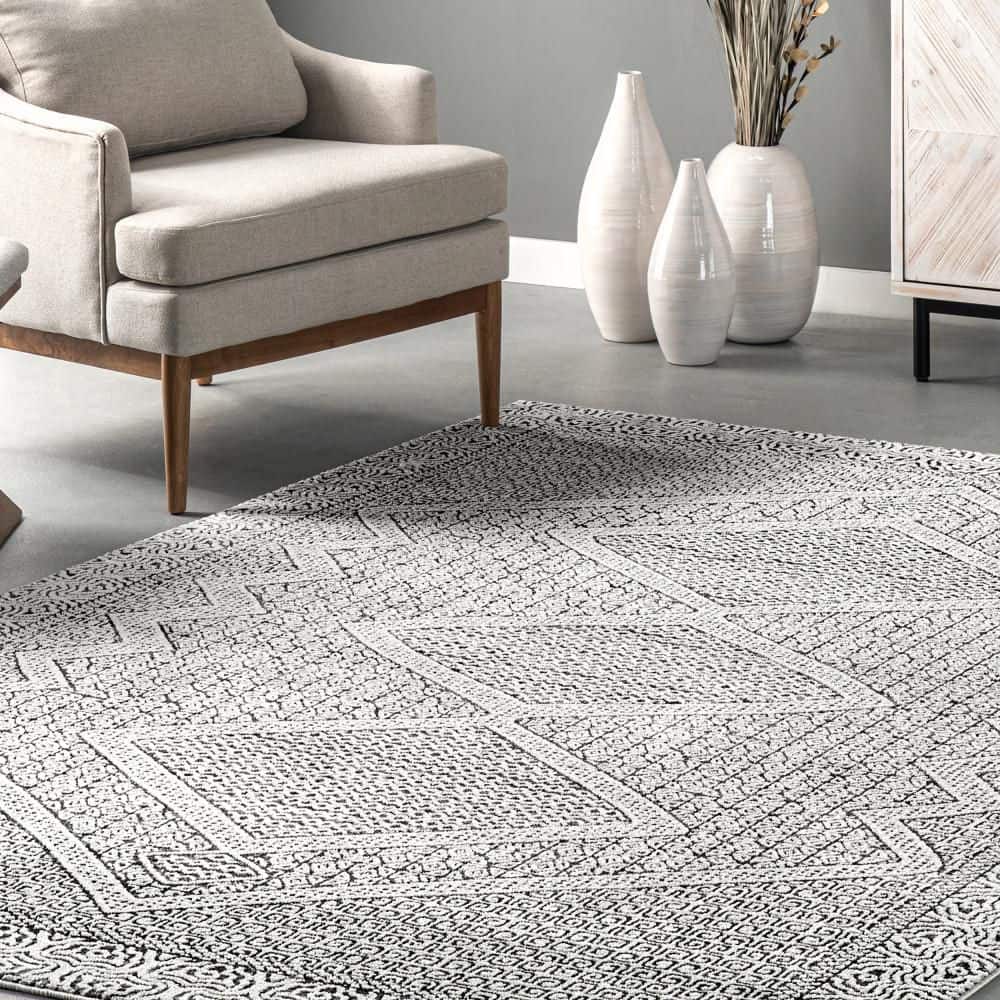 Exie Light Gray Moroccan Geometric 3x5 Area Rug