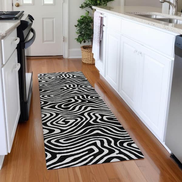 Mayfield Premium Machine Washable Abstract AMF1020 Black 2 ft. 3 in. x 7 ft. 6 in. Runner Rug