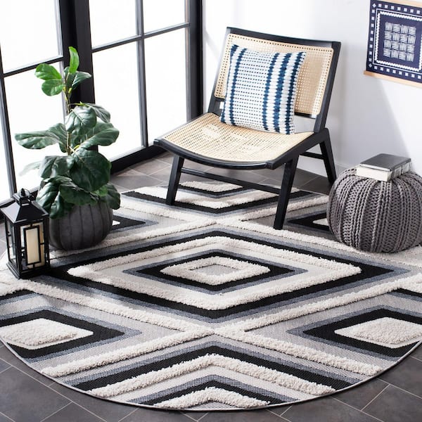 Cottage Ivory/Black 7 ft. x 7 ft. High-Low Diamond Geometric Indoor/Outdoor Round Area Rug