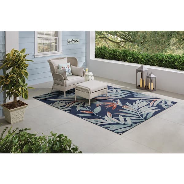 Multi 8 x 10 Palm Leaf Indoor/Outdoor Area Rug