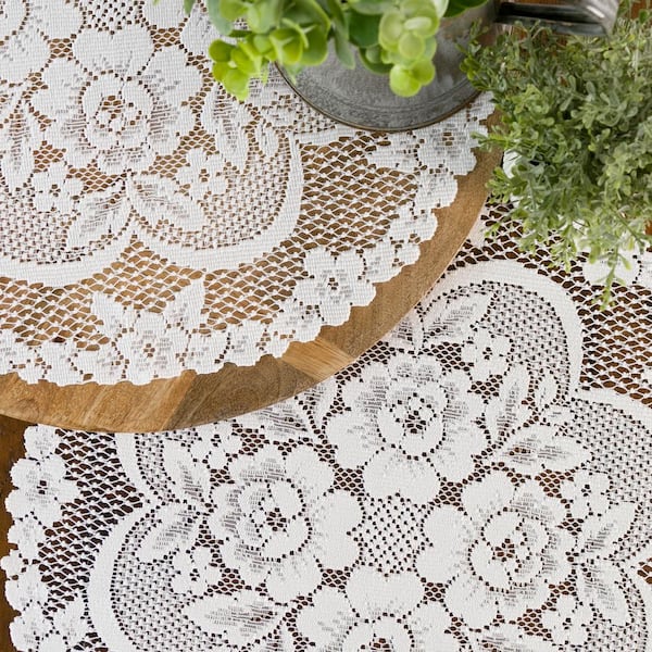 Strawberry Doilies Round White 5.5- 6 Inch Set of 12 — Accent Linens