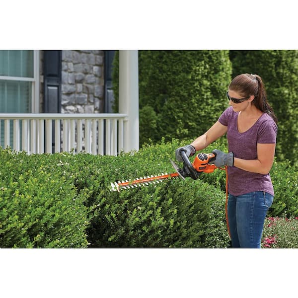 https://images.thdstatic.com/productImages/f40b1066-75d1-4681-a67f-eac6f0bbf8b4/svn/black-decker-corded-hedge-trimmers-behts300-31_600.jpg