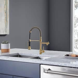 Single Handle Pull Down Sprayer Kitchen Faucet with 360° Rotation and Lock Design in Brushed Gold