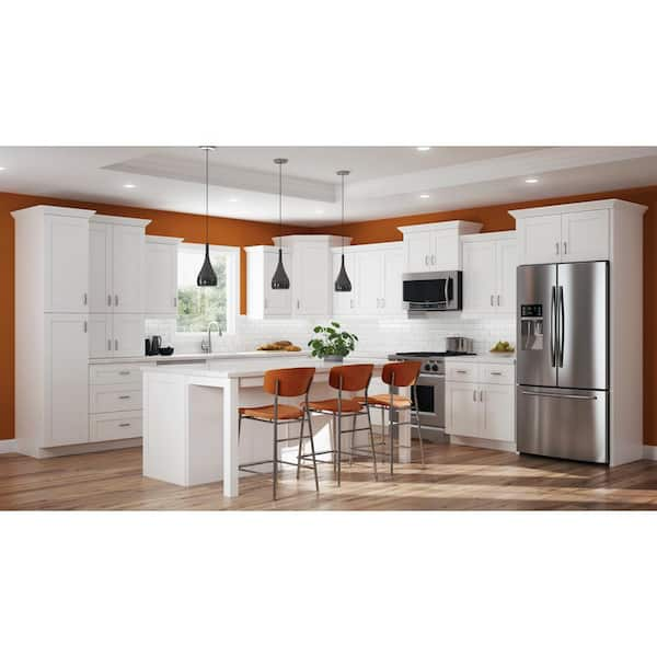 Home Decorators Collection Washington Vesper White Plywood Shaker Assembled Pull Out Pantry Kitchen Cabinet Sft CLS 9.5 in W x 24 in D x 34.5 in H