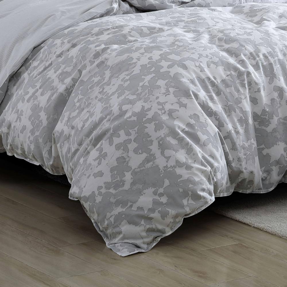 Kenneth Cole Organic Cotton Grey and White Queen Duvet Cover Set