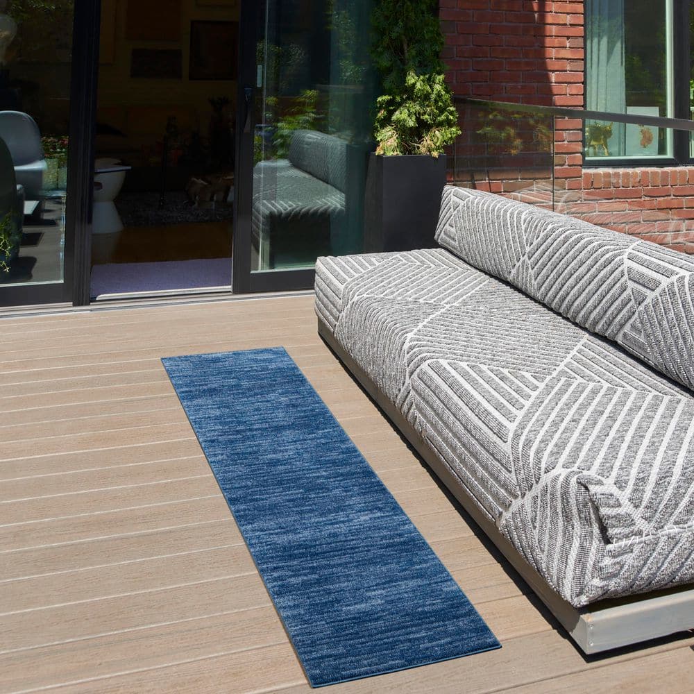Navy Blue Solid Synthetic Indoor/Outdoor 2'2" x 7'6" Area Rug
