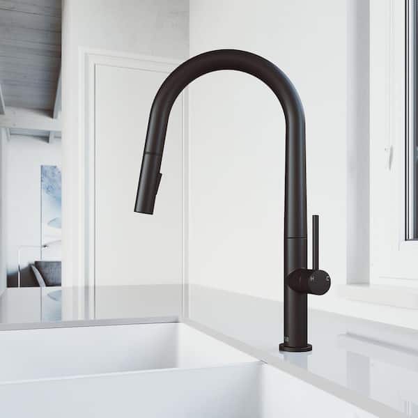 VIGO Greenwich Single Handle Pull-Down Sprayer Kitchen Faucet in
