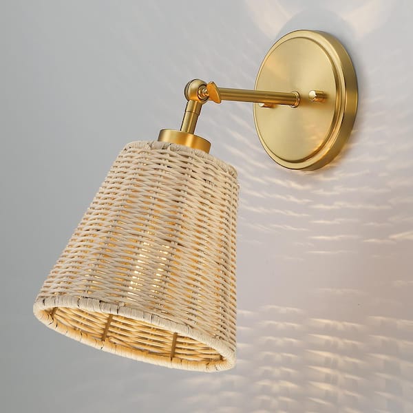 TRUE FINE Adella 1-Light Brass Boho Natural Rattan Hardwired Wall Sconce with Adjustable Swivel Swing Arm