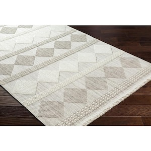 New Delhi NWH-2301 5'2" x 7' Machine Woven Rug