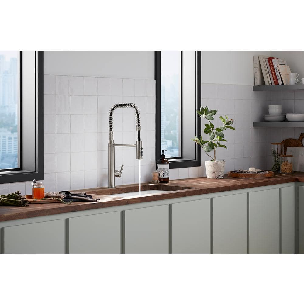 Stainless Steel Single Handle Kitchen Faucet with Pull-out Spray