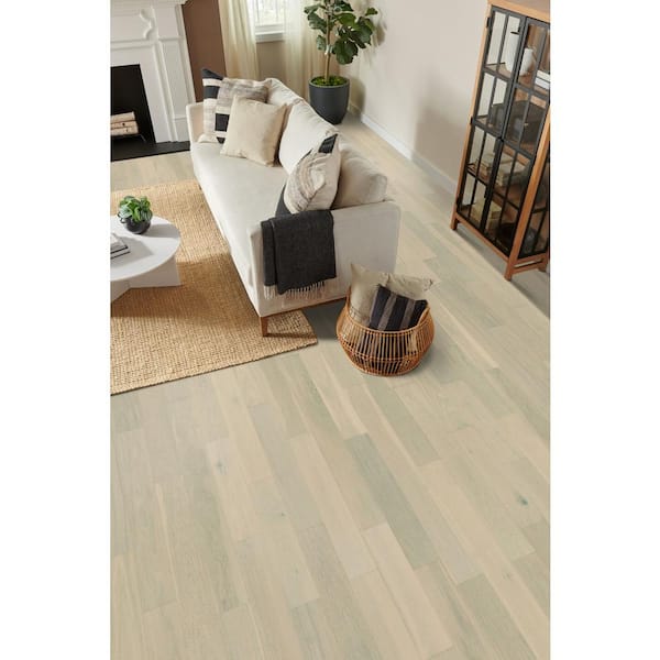Bruce Time Honored Sunkissed Latte Wh Oak 3/8 in. T x 5 in W T+G Wire Brushed Engineered Hardwood Flooring (26.58 sq. ft/ctn)